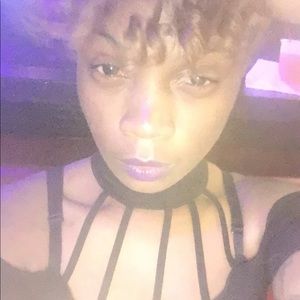 Meet your Posher, Queen